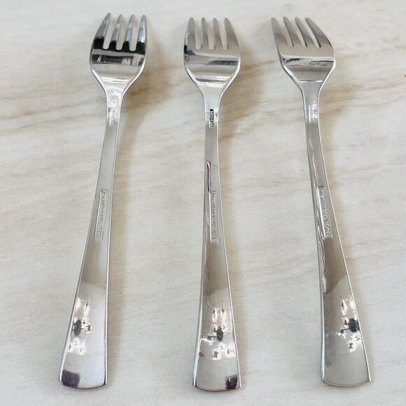 INTERNATIONAL Silver INS330 Stainless 18/10 Flatware Salad Forks 3pc - Picture 5 of 9